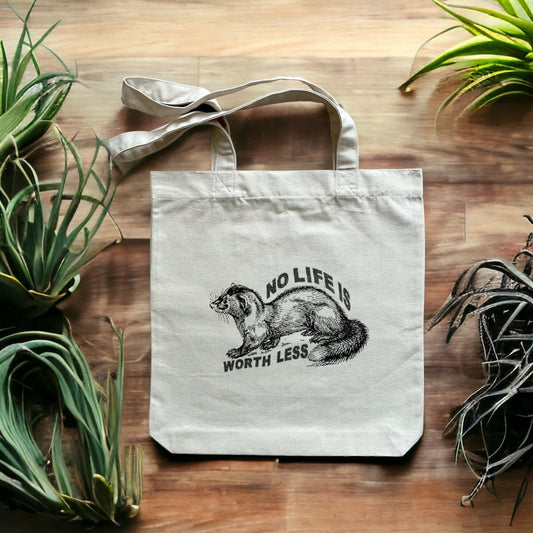 Tote bag recyclé No Life Is Worth Less avec illustration de belette, eco-responsable et vegan